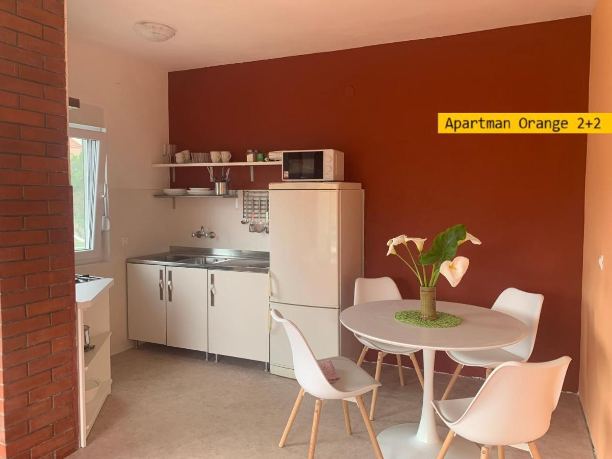 Apartments Garden House Подгора Экстерьер фото